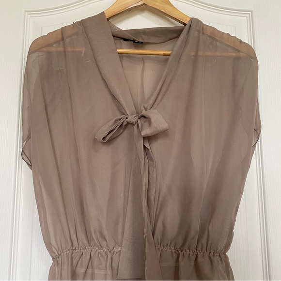 Streetwear Society Tan Blouse with Bow Size S - Picture 4 of 5